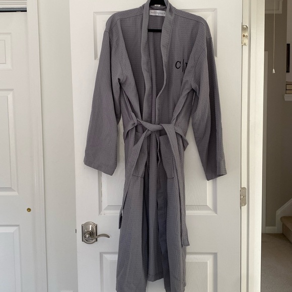 Gray Men's Robe - Picture 1 of 6